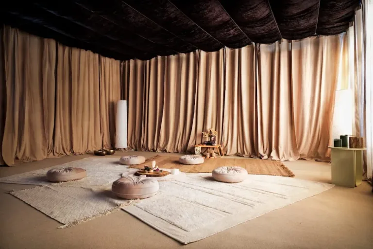 Sfeervolle Ruimte voor Meditatie en Healing